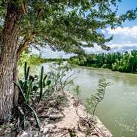 rio grander dividing border between usa and mexico